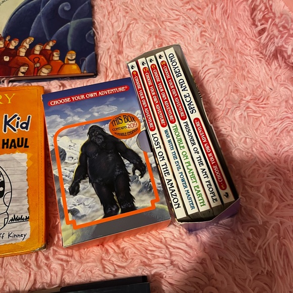 Books - Picture 8 of 16